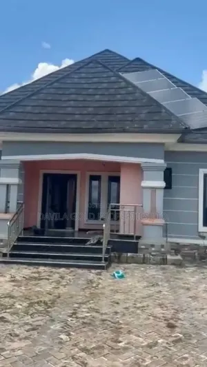 4bdrm Bungalow in Benin City for sale