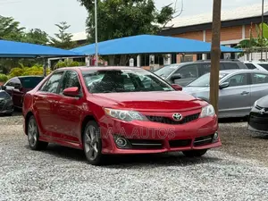 Toyota Camry SE 4dr Sedan (2.5L 4cyl 6A) 2014 Red