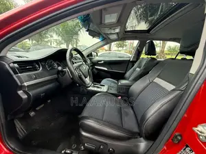 Toyota Camry SE 4dr Sedan (2.5L 4cyl 6A) 2014 Red