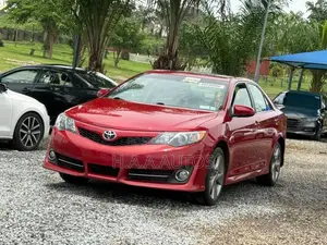 Toyota Camry SE 4dr Sedan (2.5L 4cyl 6A) 2014 Red