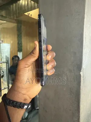Apple iPhone 16 128 GB Gray