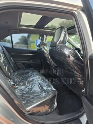 Toyota Camry 2018 Silver