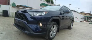Toyota RAV4 2020 Blue