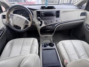 Toyota Sienna LE 8 Passenger 2011 Gold