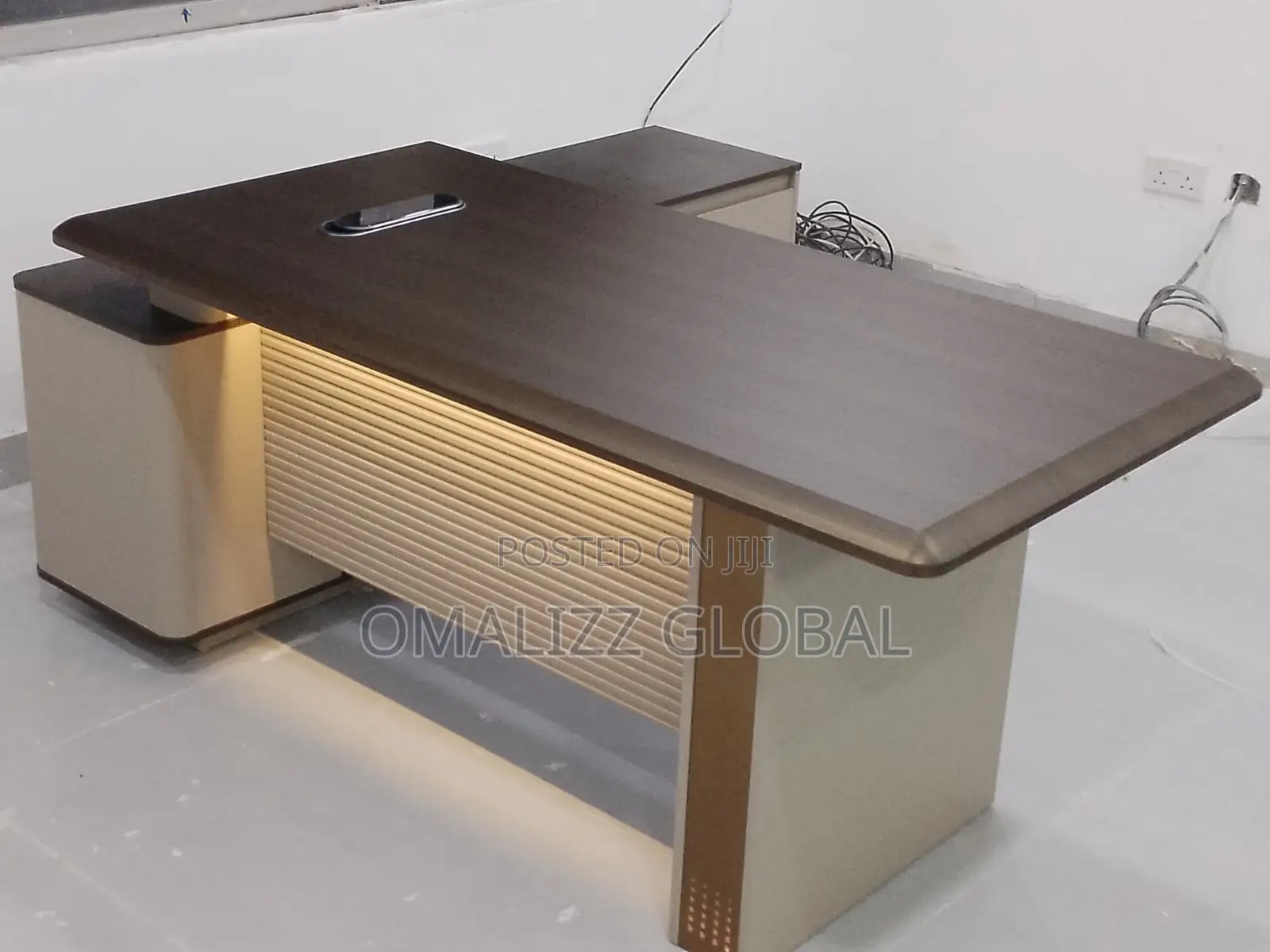 1.8meter Stunning Table