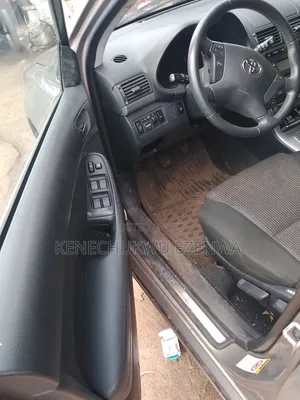 Toyota Avensis 2006 Burgundy
