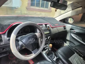 Toyota Corolla 2012 Gray