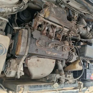 Toyota Corolla 1999 White