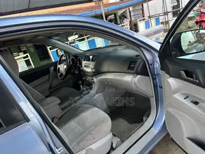 Toyota Highlander Limited 2010 Blue