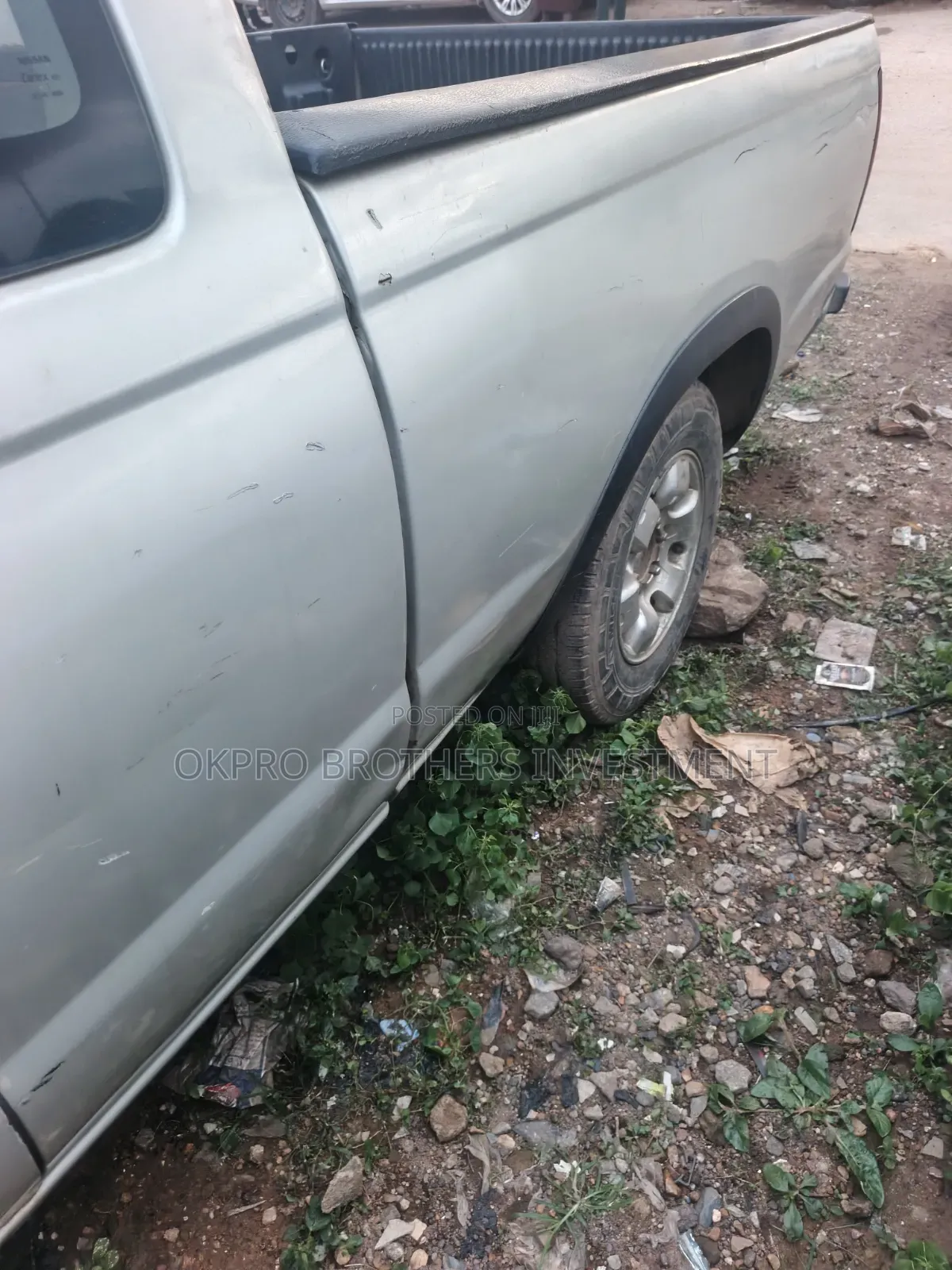 Nissan Frontier 2000 Silver