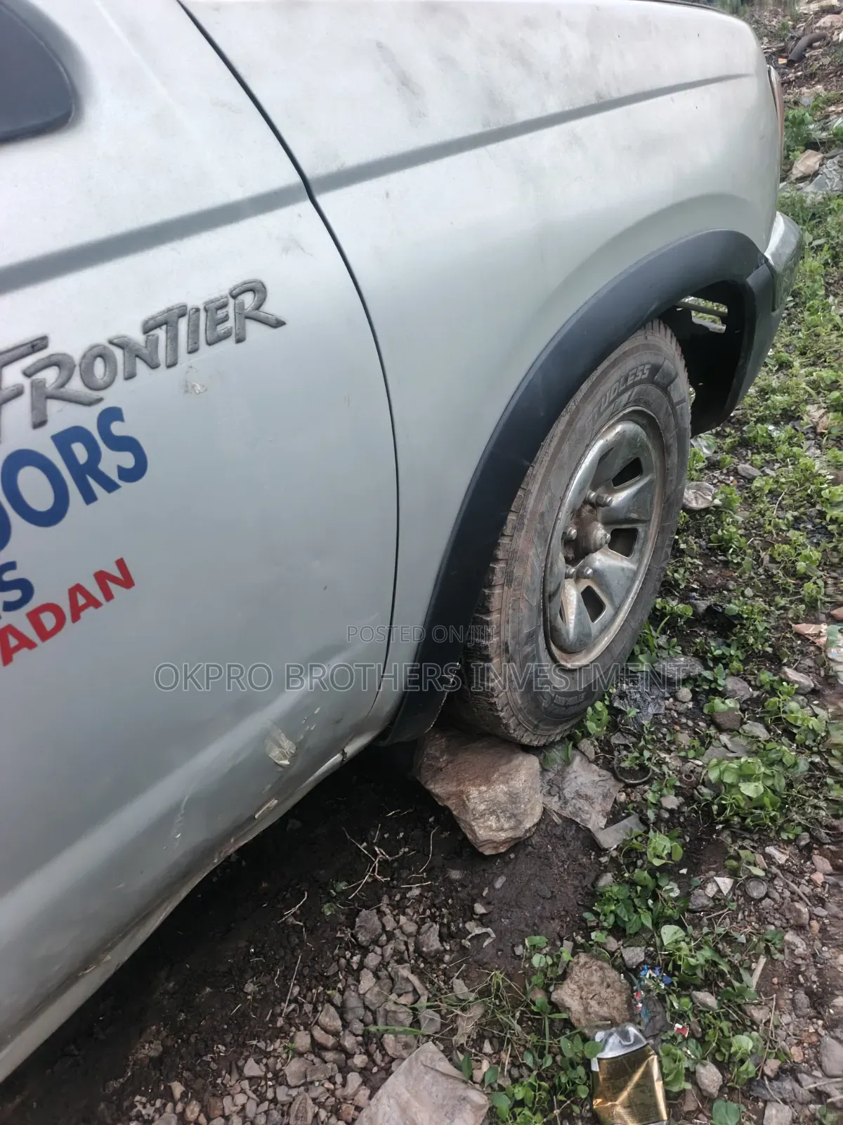 Nissan Frontier 2000 Silver
