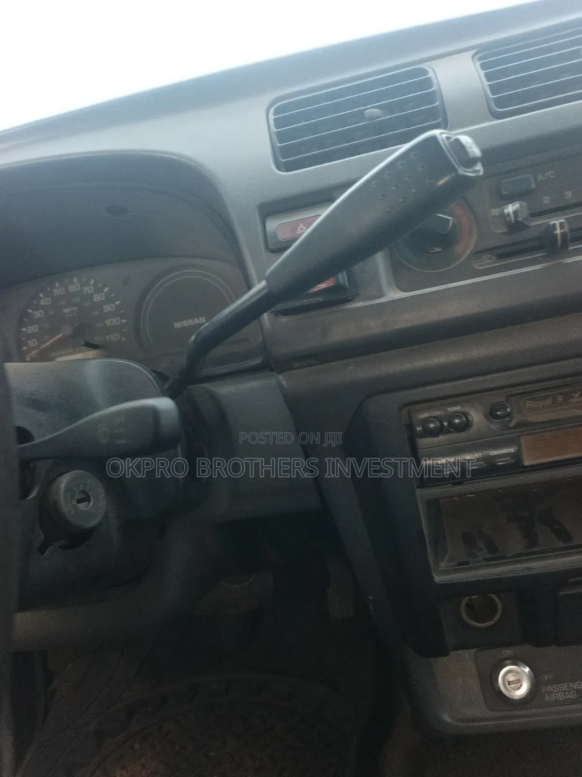 Nissan Frontier 2000 Silver