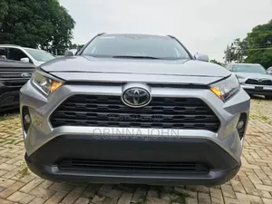 Toyota RAV4 2021 Silver