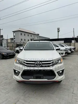 Toyota Hilux 2018 White