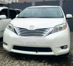 Toyota Sienna Limited 7 Passenger 2012 White