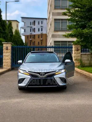 Toyota Camry XSE V6 FWD (3.5L 6cyl 8AM) 2018 Silver