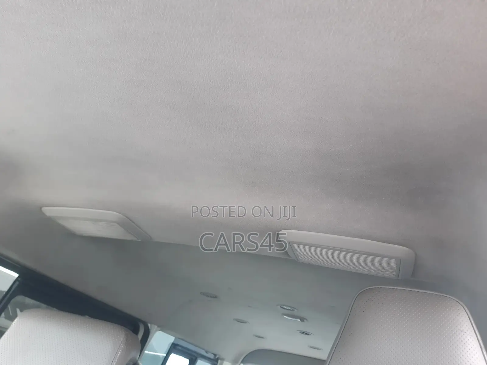 Toyota HiAce 2010 White