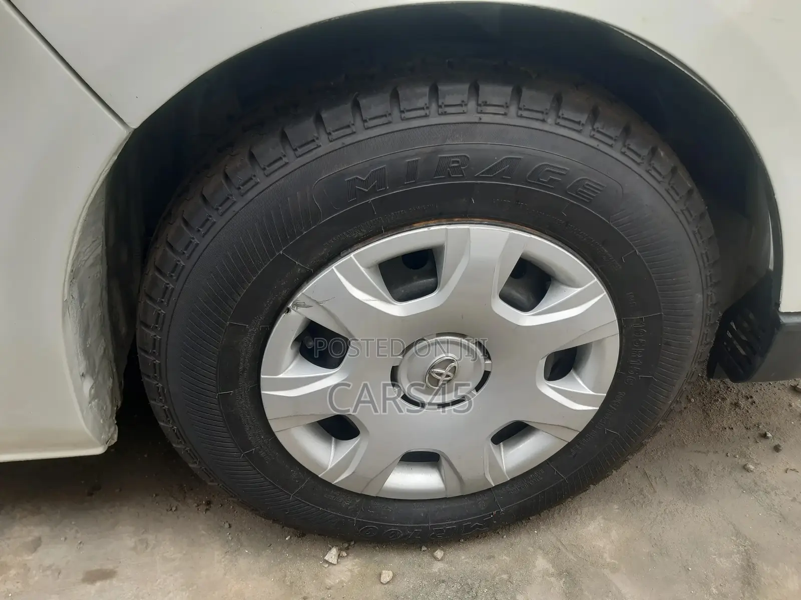 Toyota HiAce 2010 White