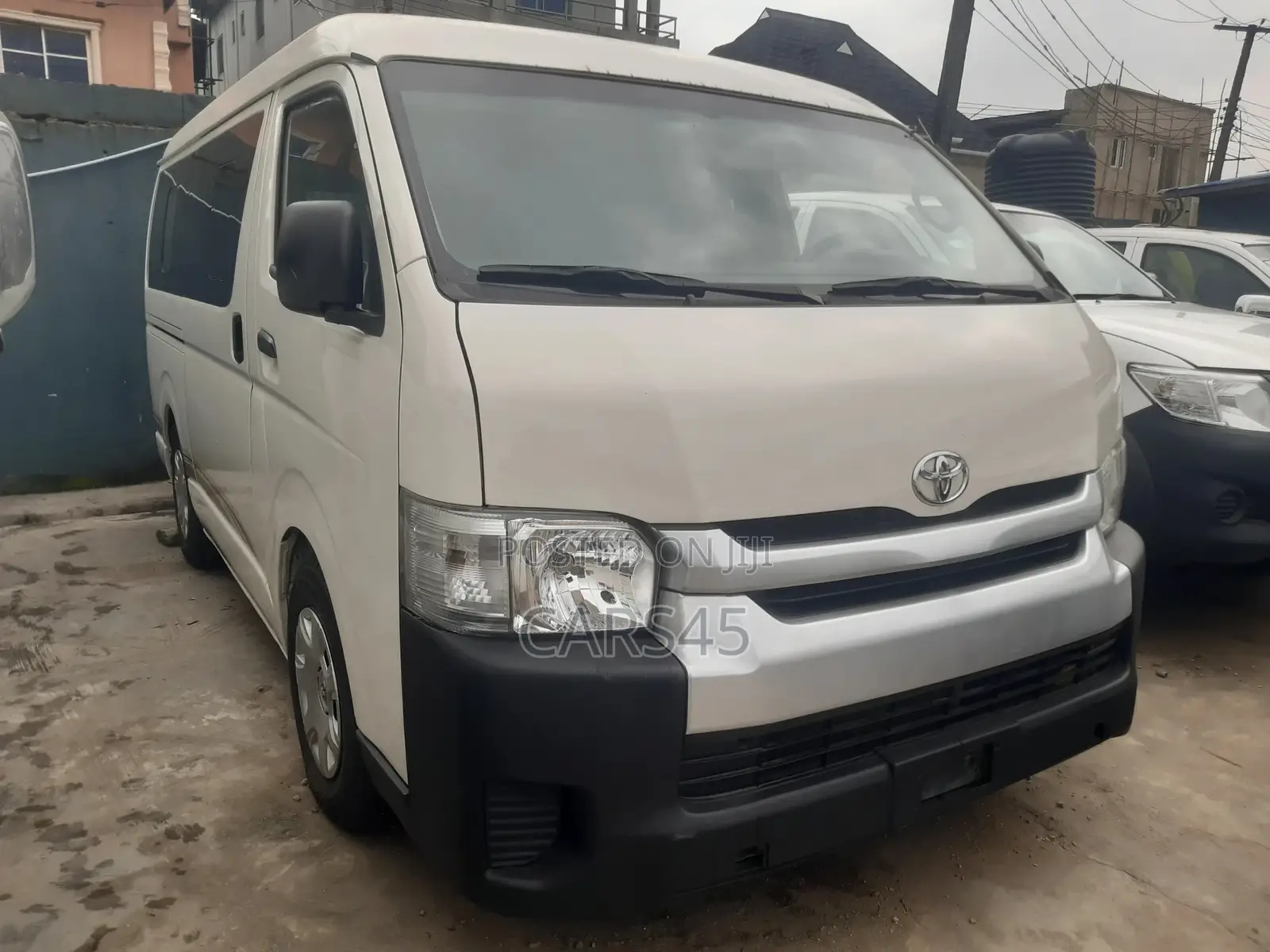 Toyota HiAce 2010 White