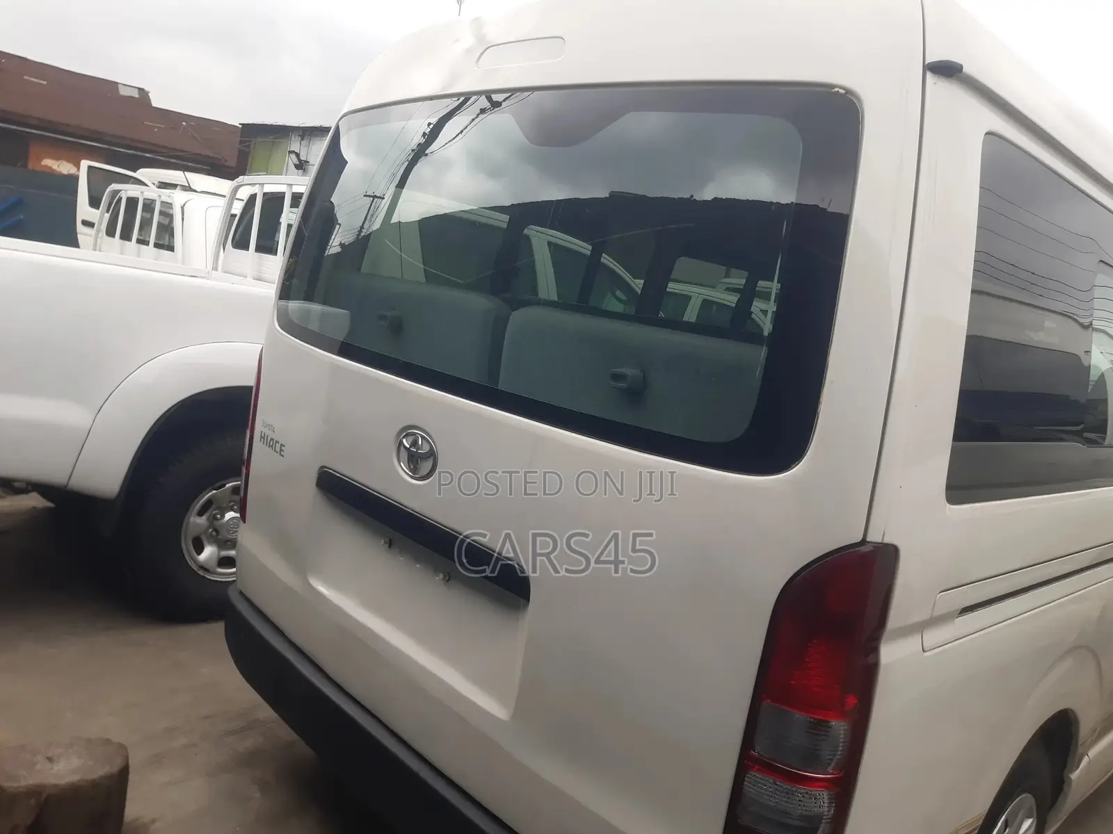 Toyota HiAce 2010 White