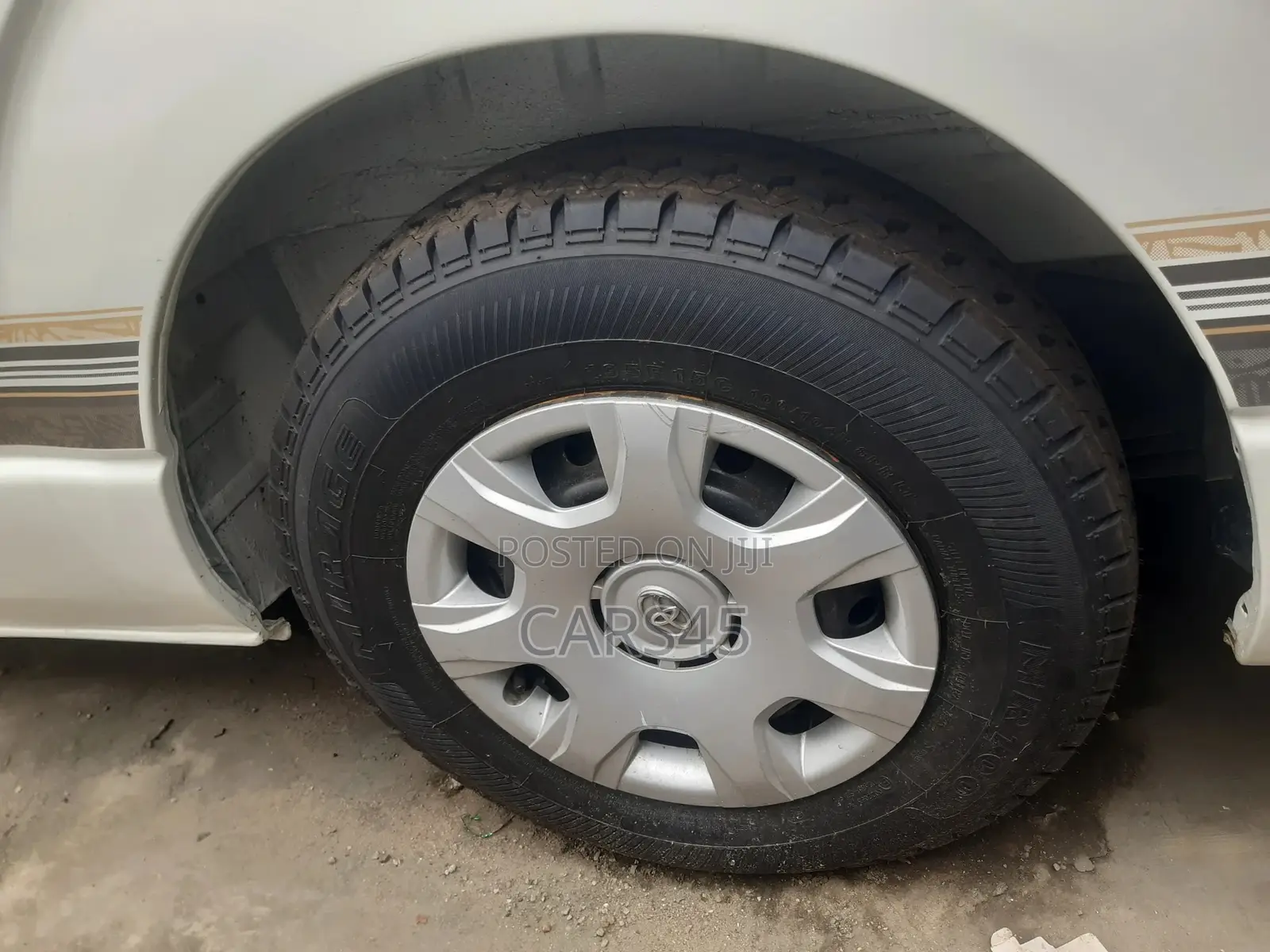 Toyota HiAce 2010 White