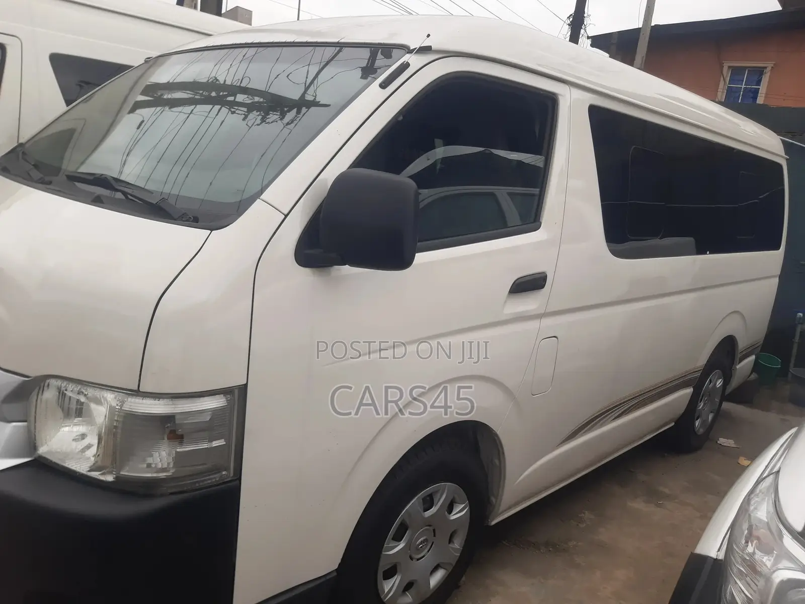 Toyota HiAce 2010 White