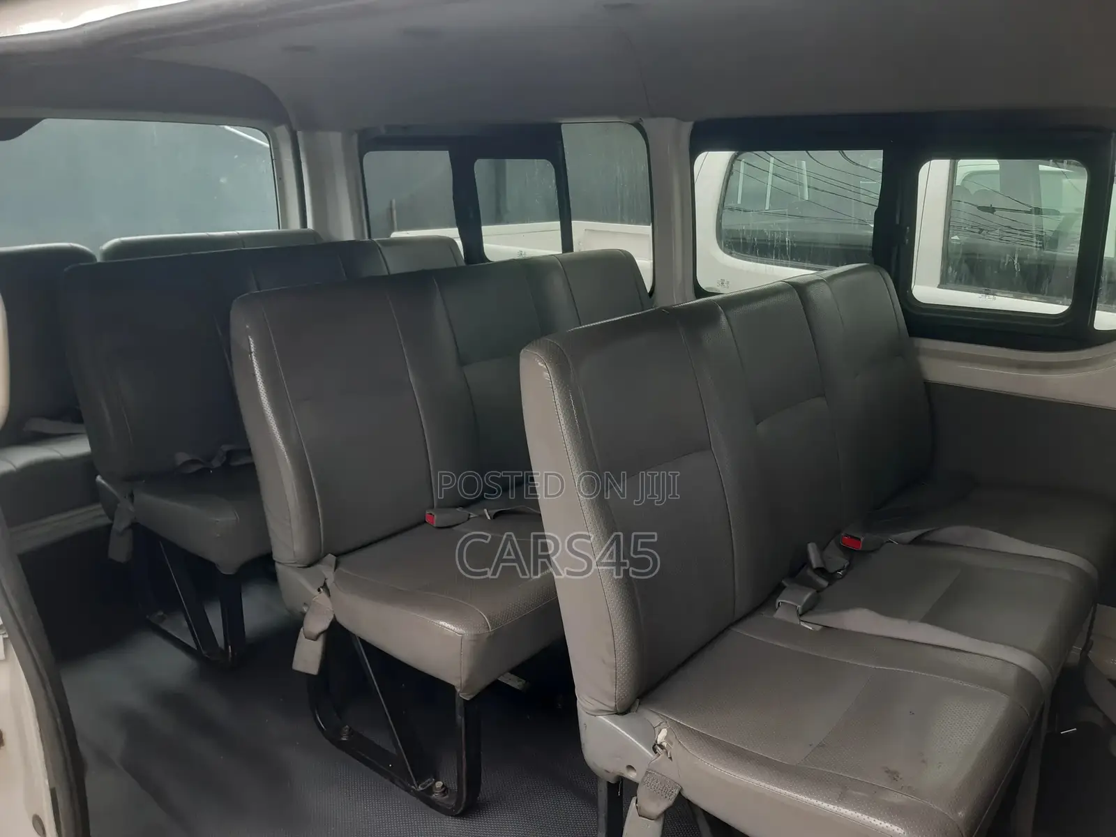 Toyota HiAce 2010 White