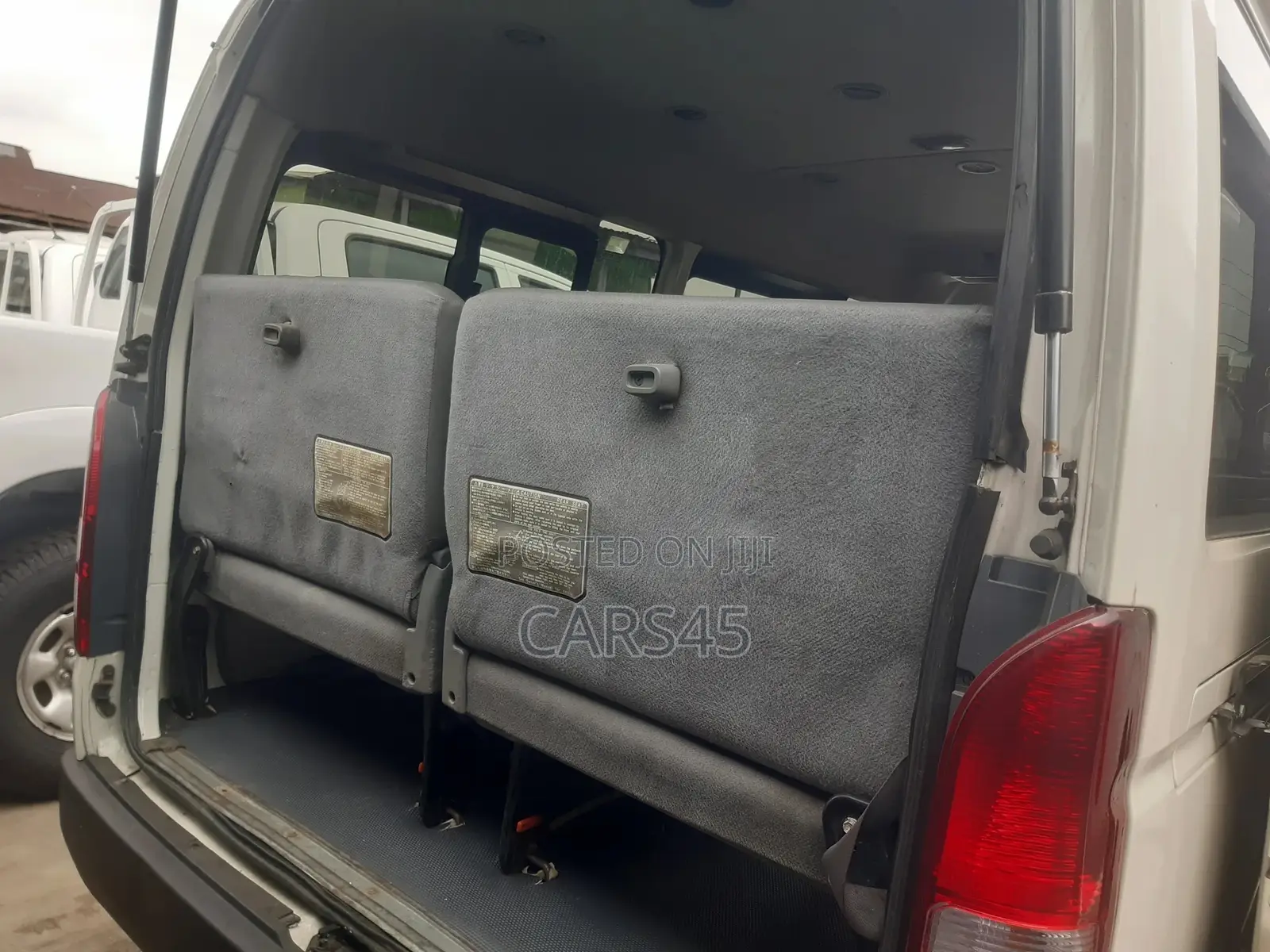 Toyota HiAce 2010 White