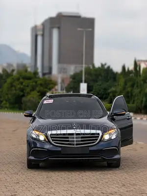 Mercedes-Benz E400 2018 Blue