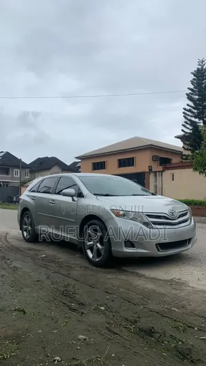 Toyota Venza 2010 Silver