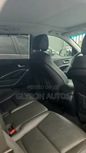 Hyundai Santa Fe Limited w/Saddle Interior 4dr SUV AWD (3.3L 6cyl 6A)