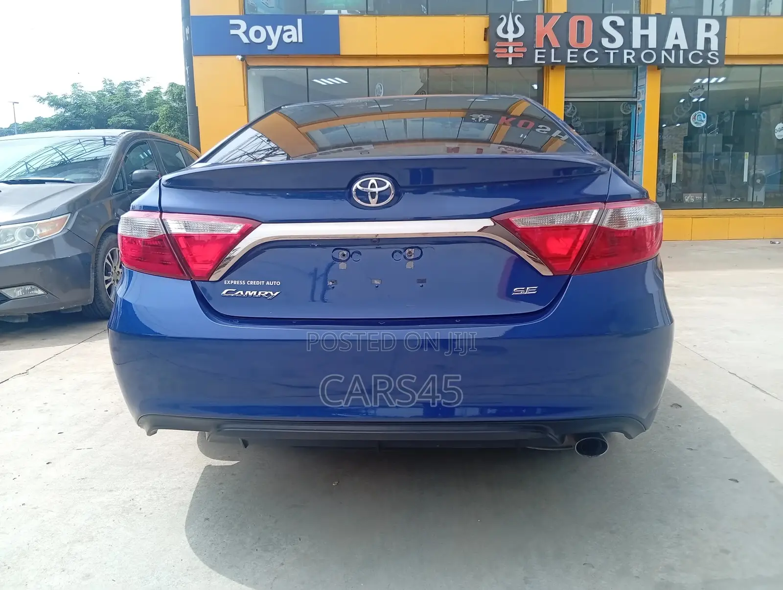 Toyota Camry 2016 Blue