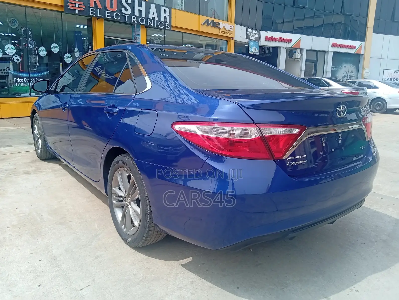 Toyota Camry 2016 Blue