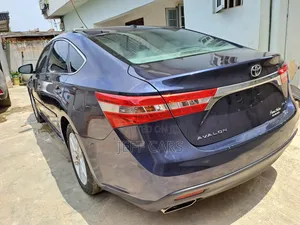 Toyota Avalon XLE 4dr Sedan (3.5L 6cyl 6A) 2014