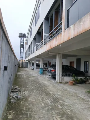 3bdrm Duplex in Residents Are for sale