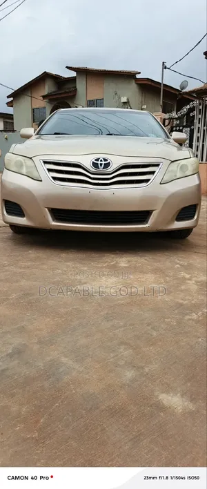 Toyota Camry 2010 Gold