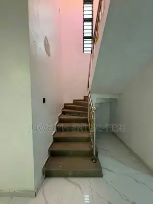 4bdrm Duplex in Lekki Expressway for rent