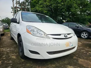 Toyota Sienna 2009 White