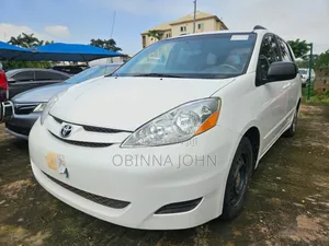 Toyota Sienna 2009 White