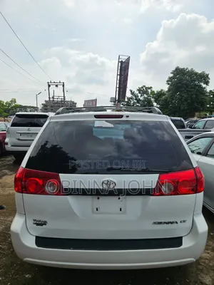 Toyota Sienna 2009 White