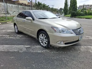 Lexus ES 2012 Gold