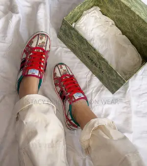 Luxury Gucci Sneakers Comes With Full Package