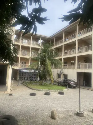 20bdrm Block of Flats in Estates Craft Ng, Zone 5 / Wuse for sale