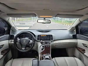 Toyota Venza 2010 Gray