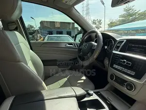 Mercedes-Benz M Class ML350 4dr SUV (3.5L 6cyl 7A) 2015 Gray