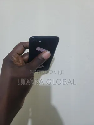 Apple iPhone SE (2020) 64 GB Black