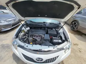 Toyota Camry SE 4dr Sedan (2.4L 4cyl 5A) 2009 White