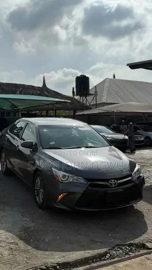 Toyota Camry SE 4dr Sedan (2.5L 4cyl 6A) 2016 Gray