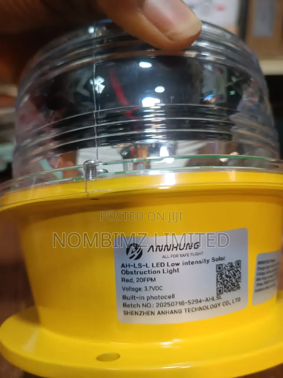 ANNHUNG AH-LS-L LED Low Intensity Solar Obstruction Light.