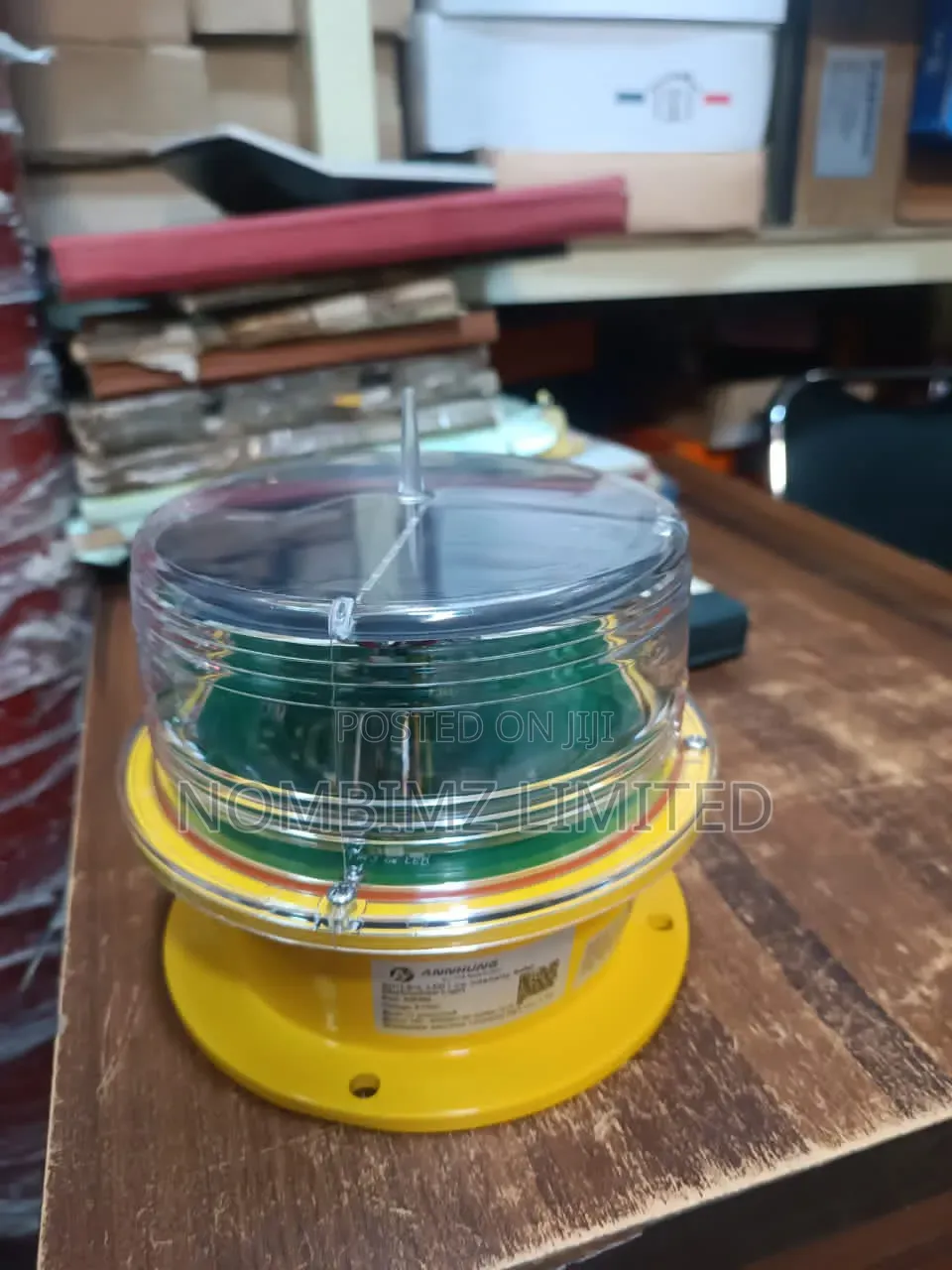 ANNHUNG AH-LS-L LED Low Intensity Solar Obstruction Light.